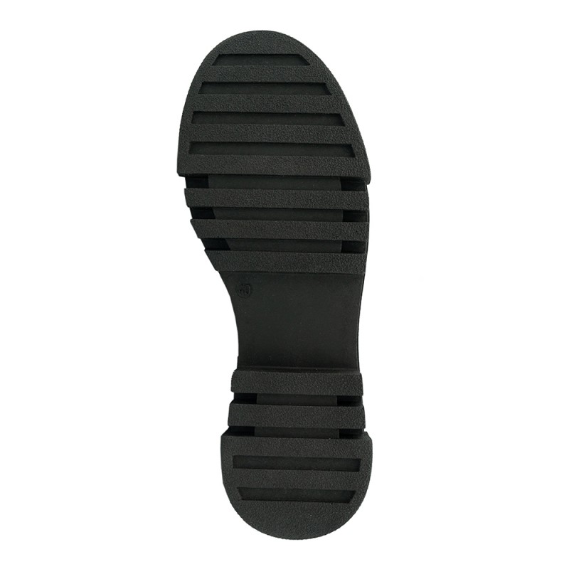 Nicolo Ferretti moteriški bateliai