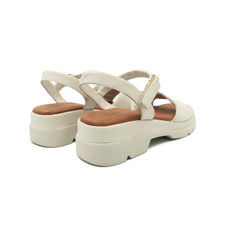 Bline moteriškos basutės