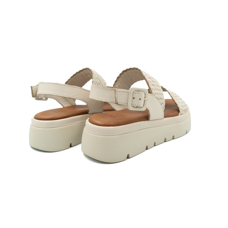 Bline moteriškos basutės