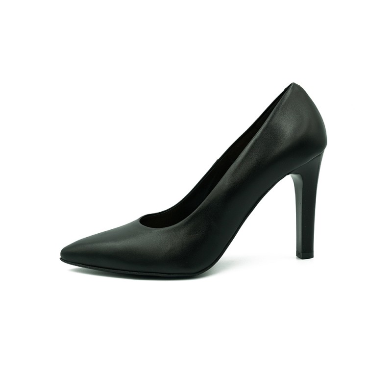 Nicolo Ferretti moteriški bateliai