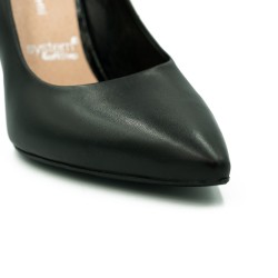 Nicolo Ferretti moteriški bateliai