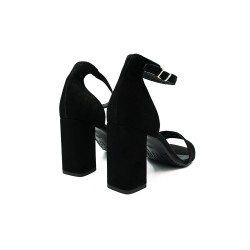 Rylko moteriškos basutės