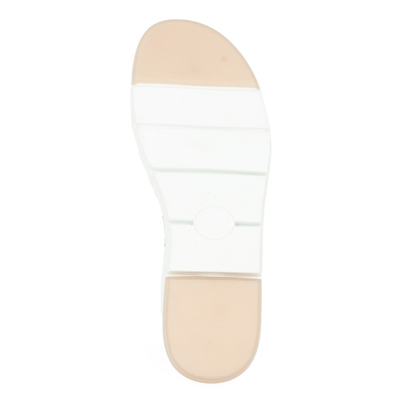 Polking moteriškos basutės