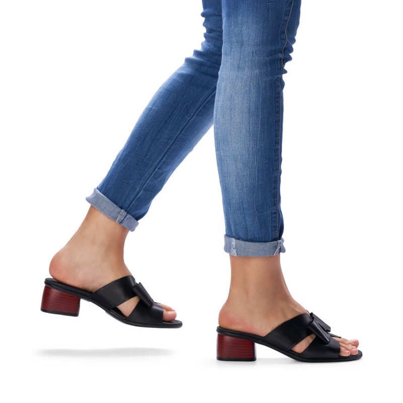 Remonte moteriškos įspirtukės