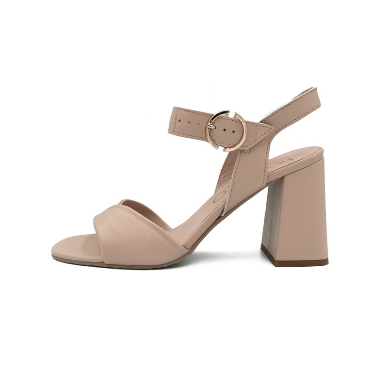 Rylko moteriškos basutės