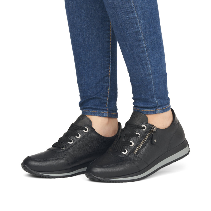 Remonte moteriški bateliai