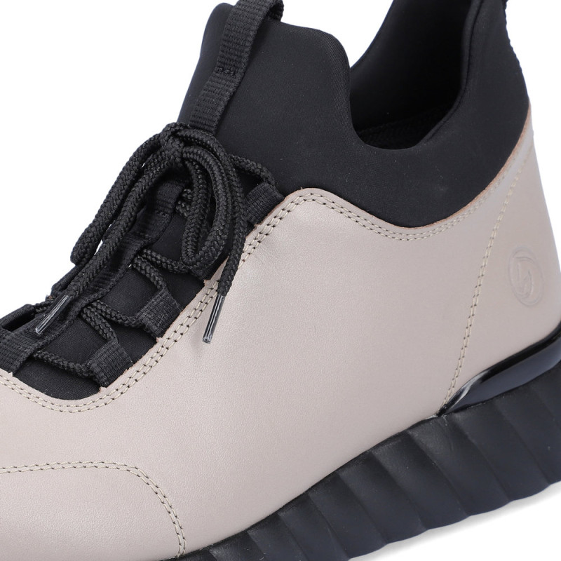 Remonte moteriški aulinukai