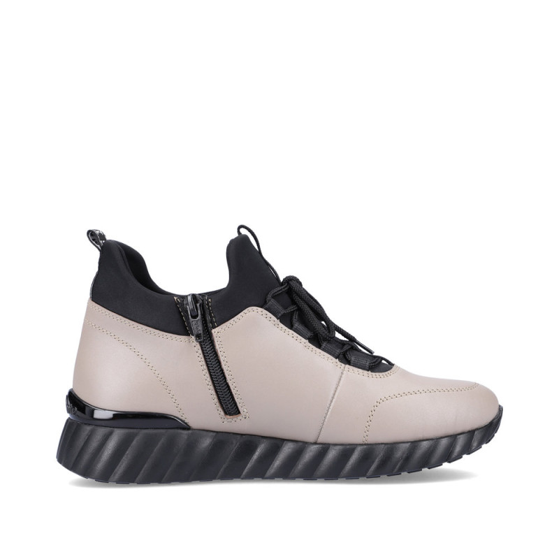 Remonte moteriški aulinukai