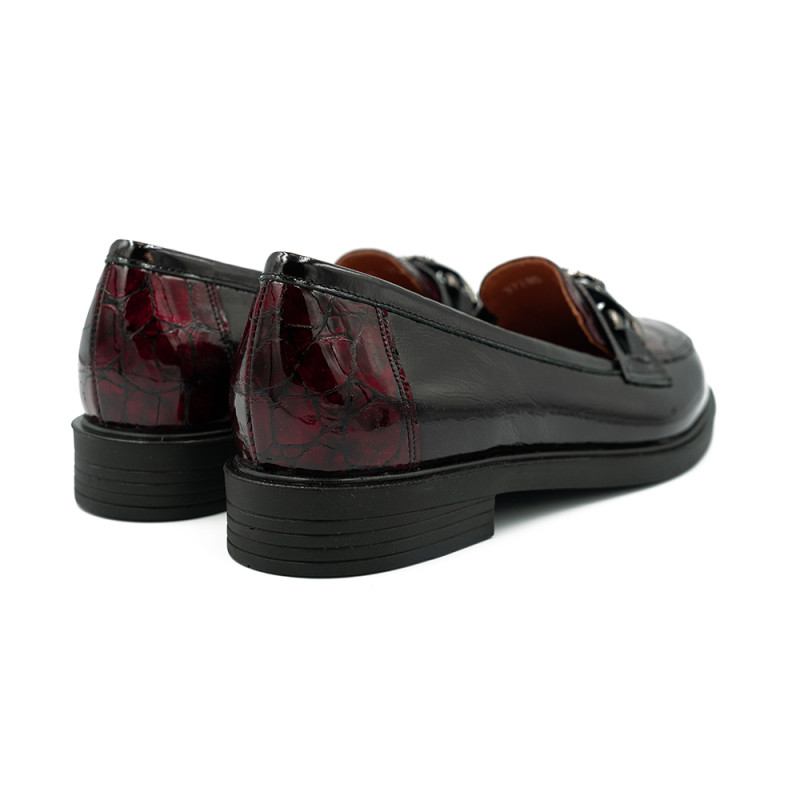 Nicolo Ferretti moteriški bateliai