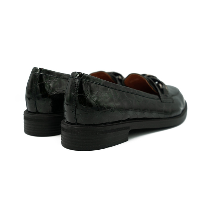 Nicolo Ferretti moteriški bateliai