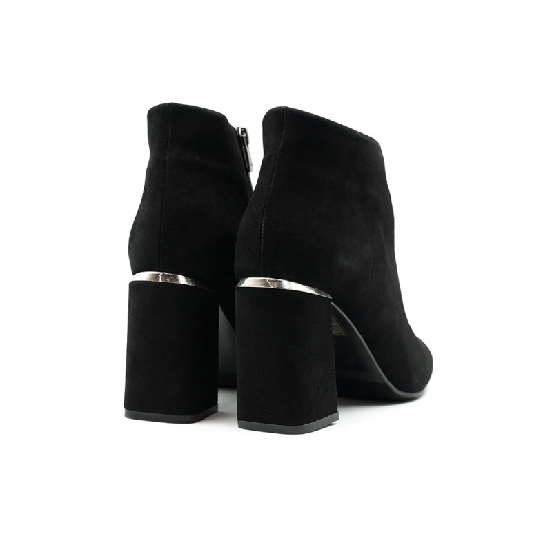 Nicolo Ferretti moteriški aulinukai