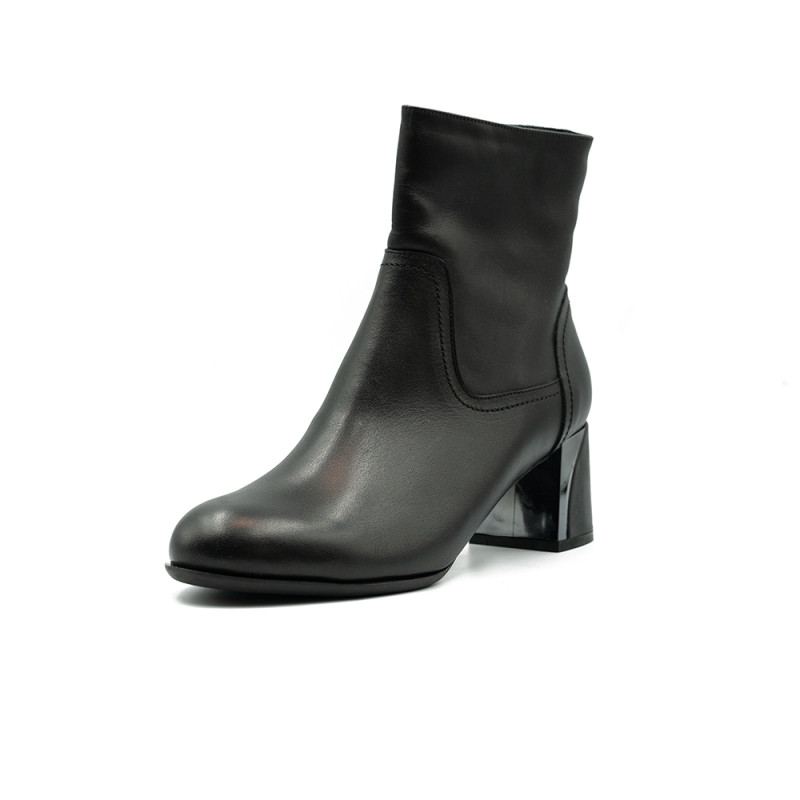 Nicolo Ferretti moteriški aulinukai