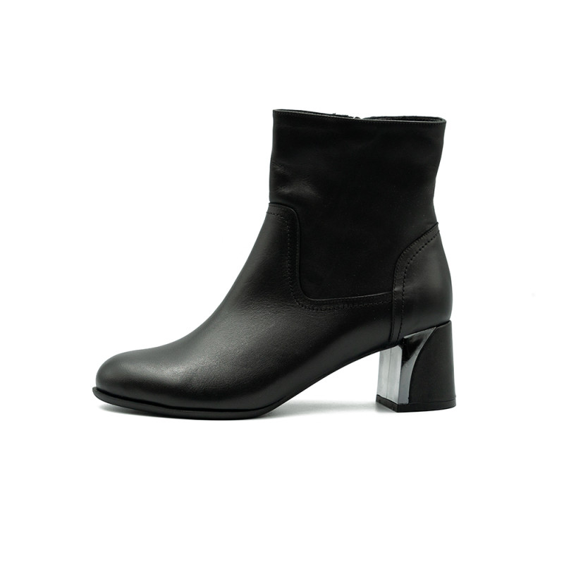 Nicolo Ferretti moteriški aulinukai