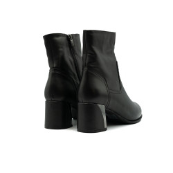 Nicolo Ferretti moteriški aulinukai