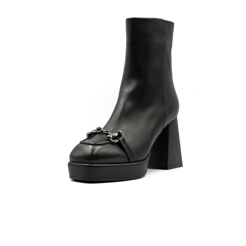 Nicolo Ferretti moteriški aulinukai