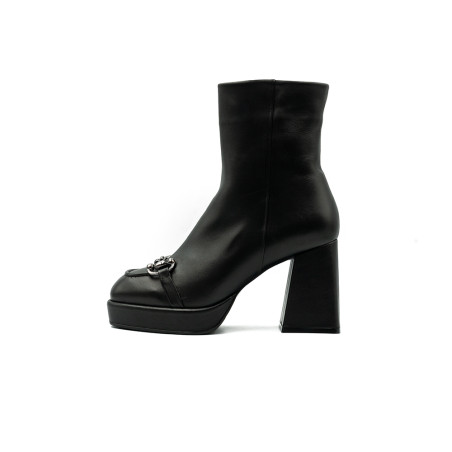 Nicolo Ferretti moteriški aulinukai