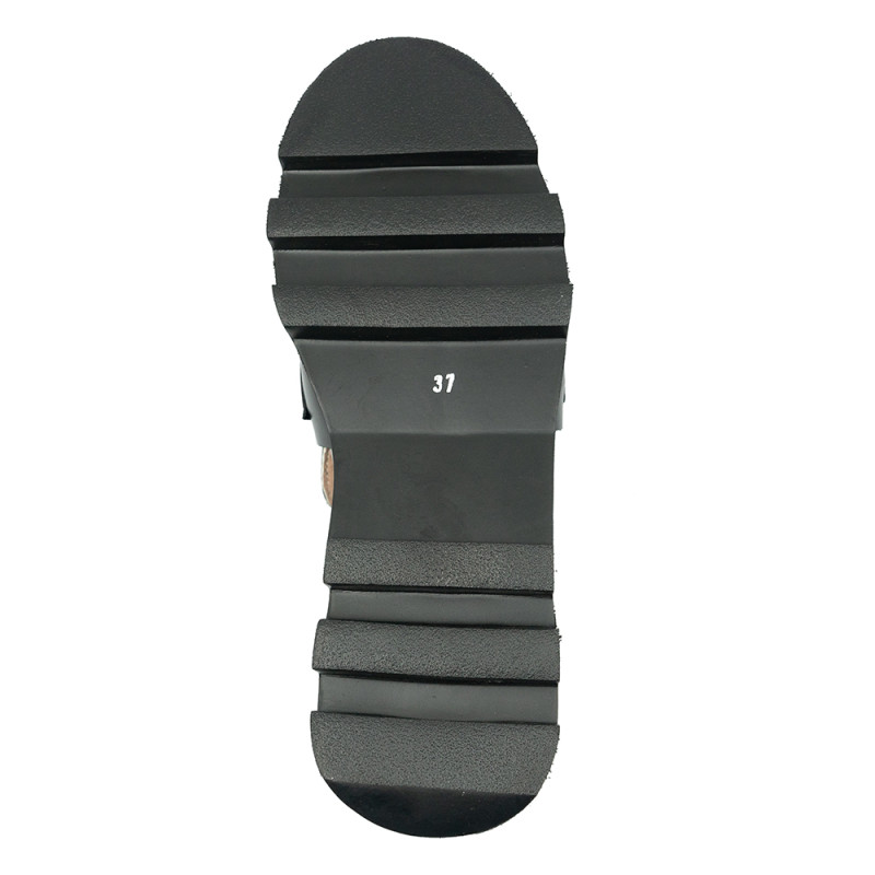 Nicolo Ferretti moteriški bateliai