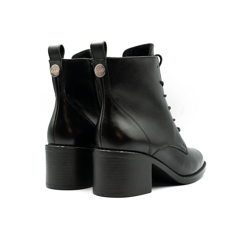 Rylko moteriški aulinukai