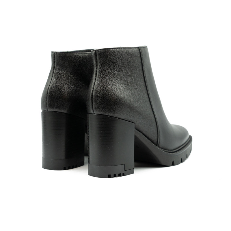 Nicolo Ferretti moteriški aulinukai