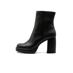 Nicolo Ferretti moteriški aulinukai