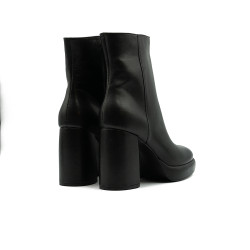 Nicolo Ferretti moteriški aulinukai