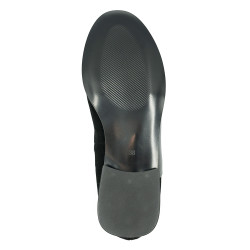 Nicolo Ferretti moteriški bateliai