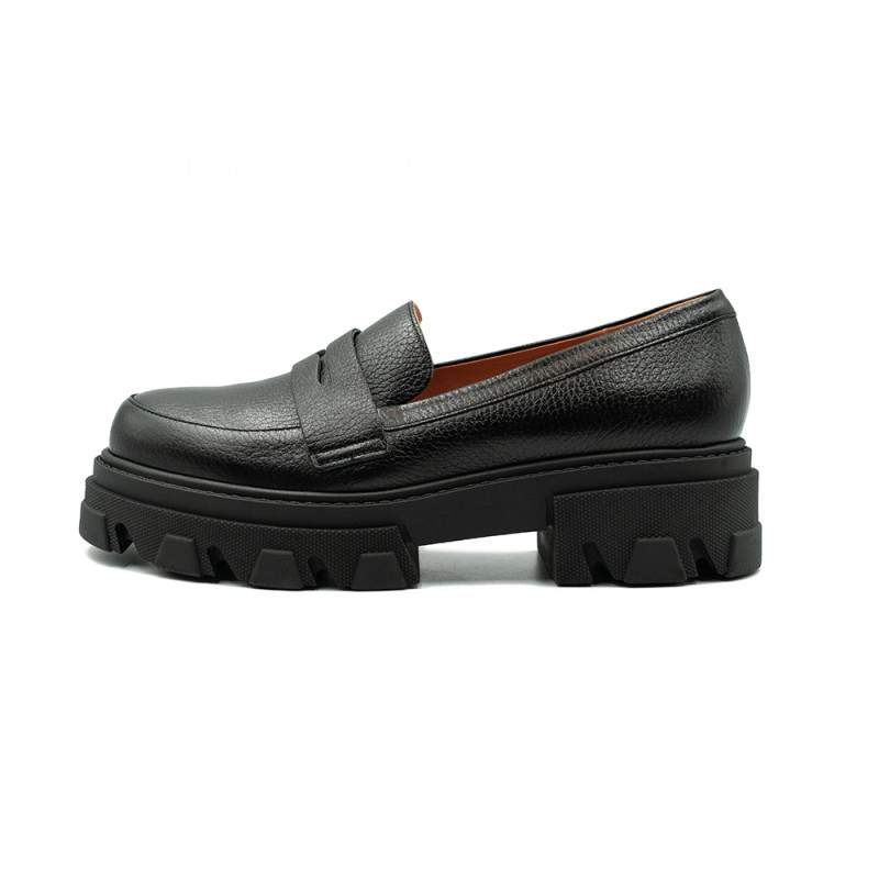 Nicolo Ferretti moteriški bateliai