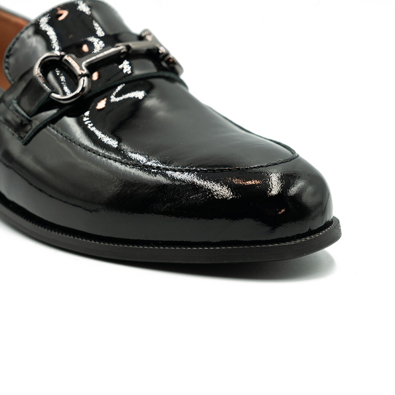 Nicolo Ferretti moteriški bateliai