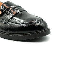 Nicolo Ferretti moteriški bateliai