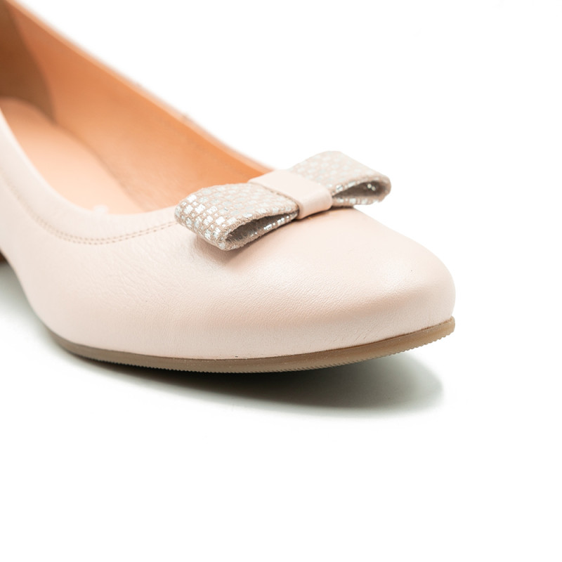 Nicolo Ferretti moteriški bateliai