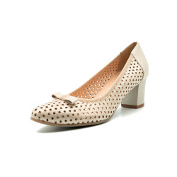 Nicolo Ferretti moteriški bateliai