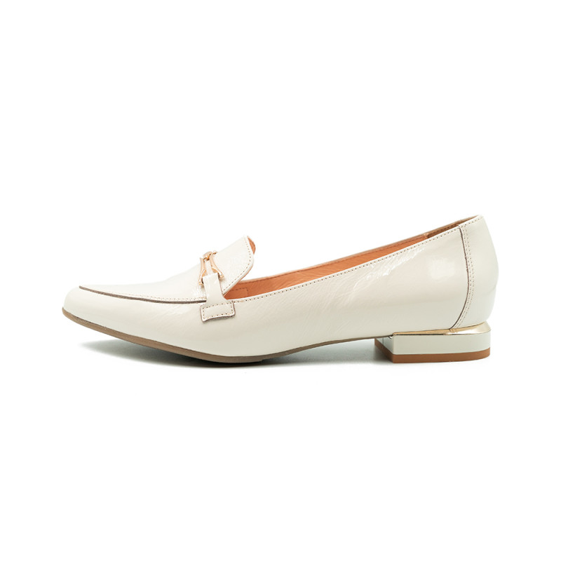 Nicolo Ferretti moteriški bateliai