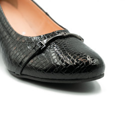 Nicolo Ferretti moteriški bateliai