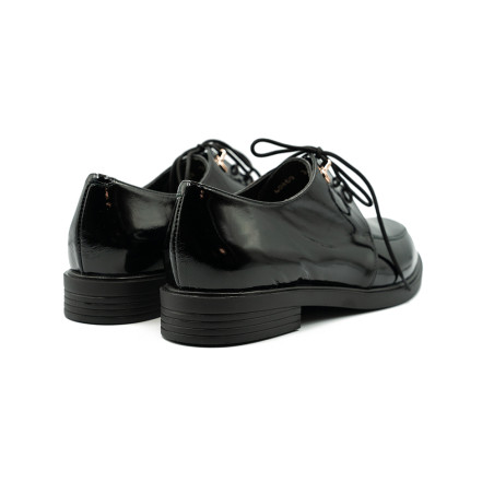 Nicolo Ferretti moteriški bateliai