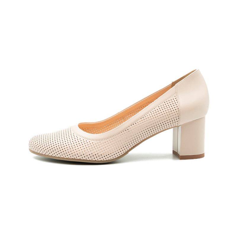 Nicolo Ferretti moteriški bateliai