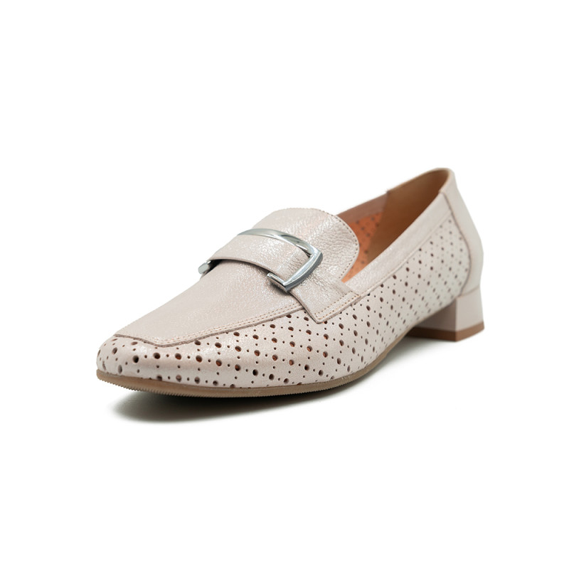 Nicolo Ferretti moteriški bateliai