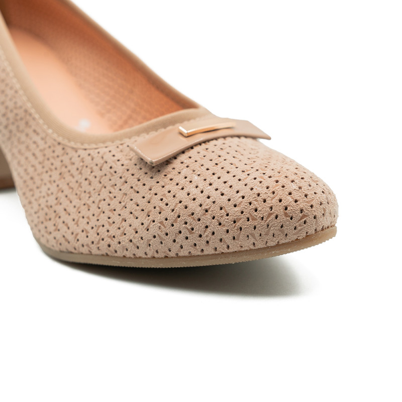 Nicolo Ferretti moteriški bateliai