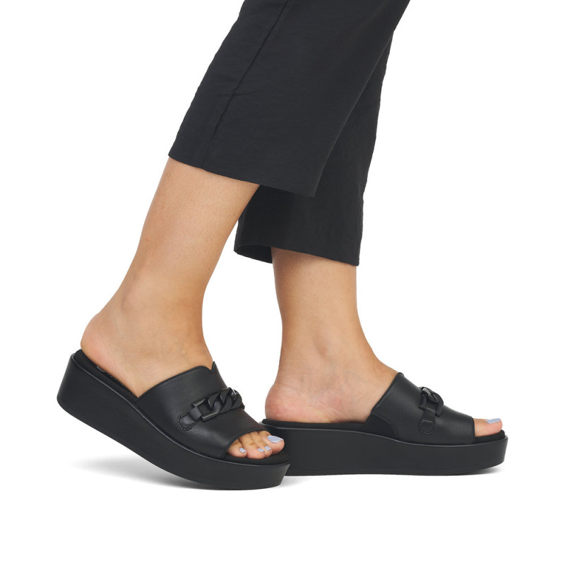 Remonte moteriškos įspirtukės