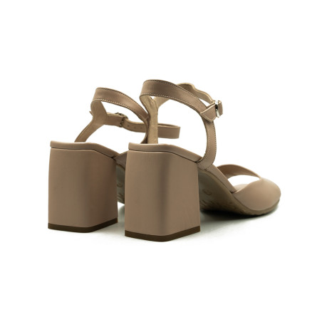 Rylko moteriškos basutės