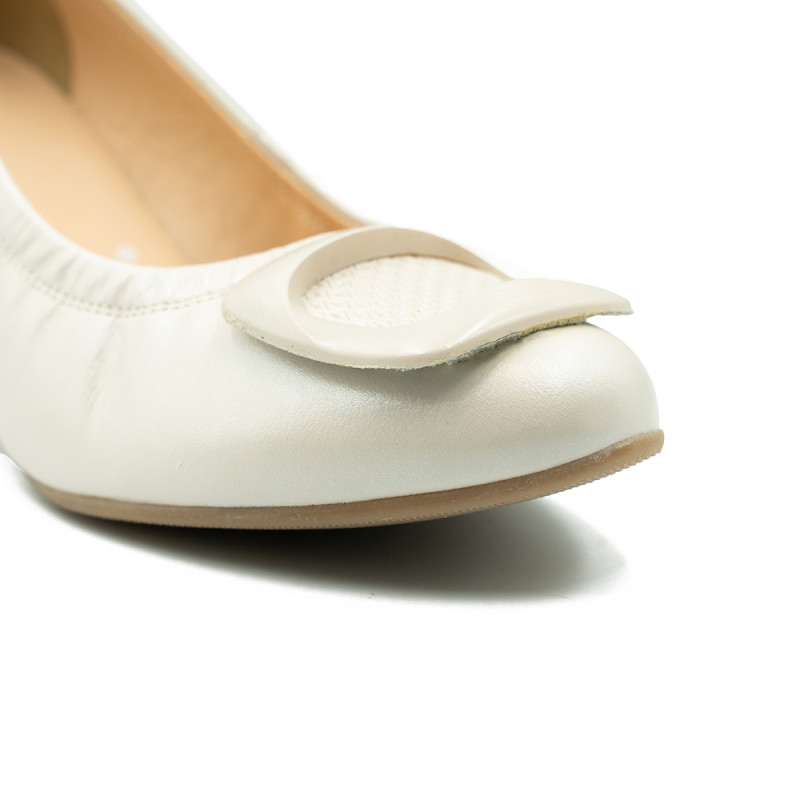 Nicolo Ferretti moteriški bateliai