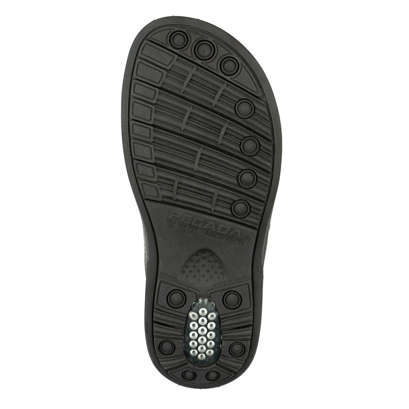 Pegada vyriškos įspirtukės