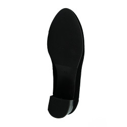 Nicolo Ferretti moteriški bateliai