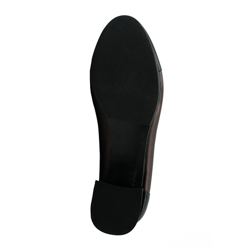 Nicolo Ferretti moteriški bateliai