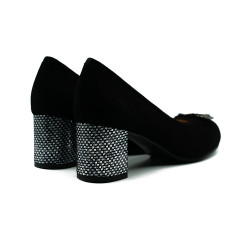 Nicolo Ferretti moteriški bateliai