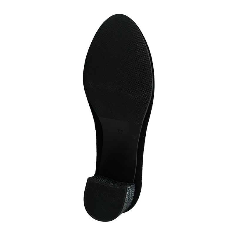 Nicolo Ferretti moteriški bateliai