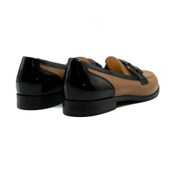 Nicolo Ferretti moteriški bateliai