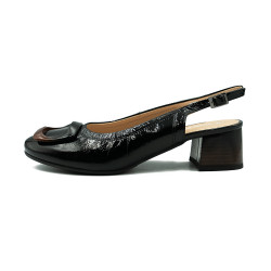 Nicolo Ferretti moteriški bateliai