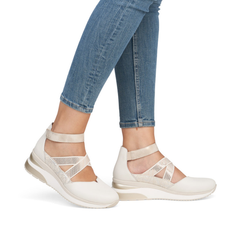 Remonte moteriški bateliai