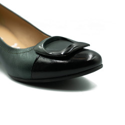 Nicolo Ferretti moteriški bateliai