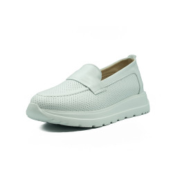 Nicolo Ferretti moteriški bateliai